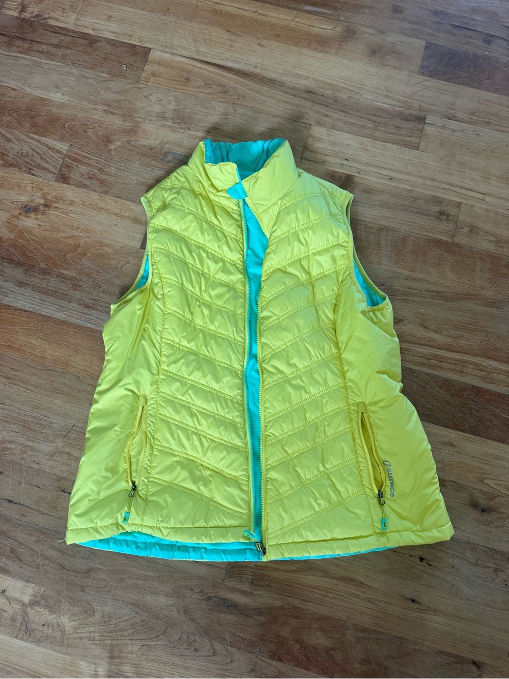 Sunice reversible vest